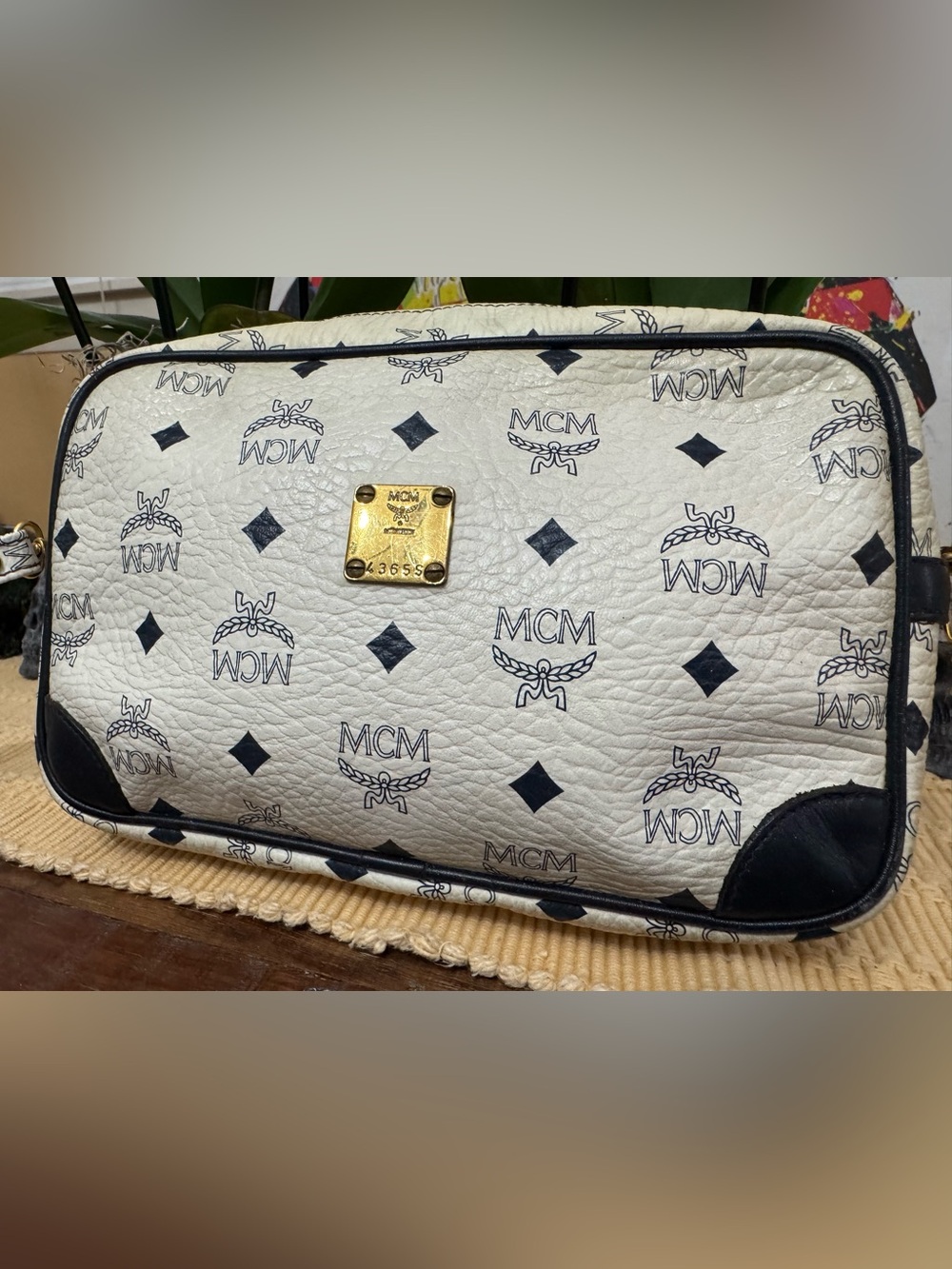 MCM White and Navy Visetos Logo Crossbody Bag - Picture 4 of 17